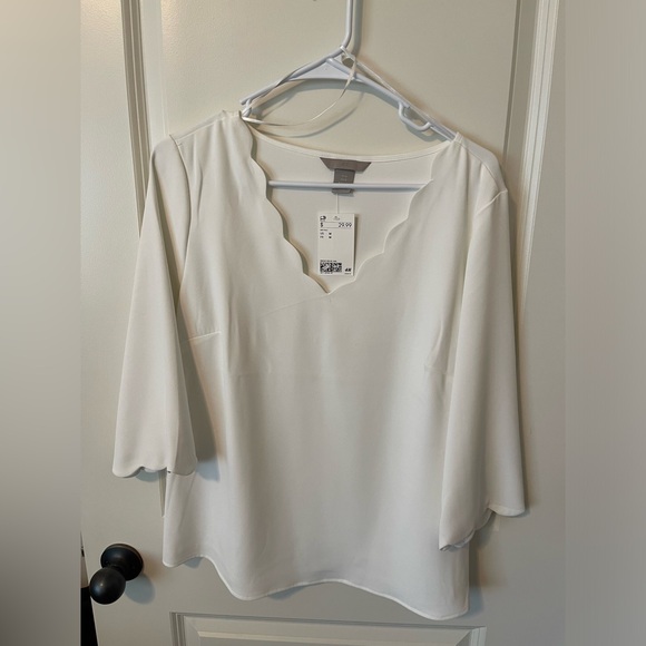 H&M Scalloped Blouse - Picture 1 of 3